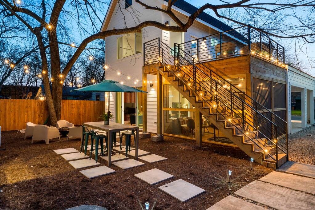 Luxury Suites | FAST WiFi | Deck | Firepit