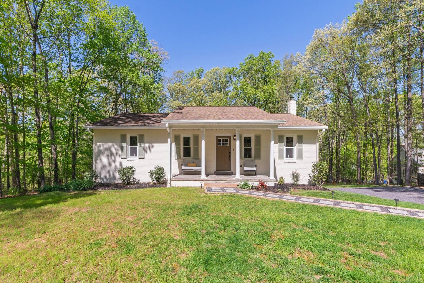 Baldwin Cottage: Countryside extended stay