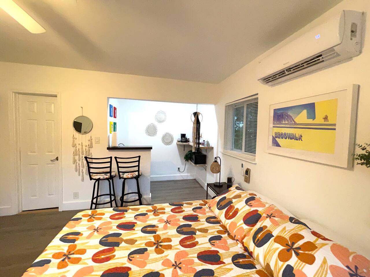 Tropical Paradise in Miracle Mile w/ Parking (3T)