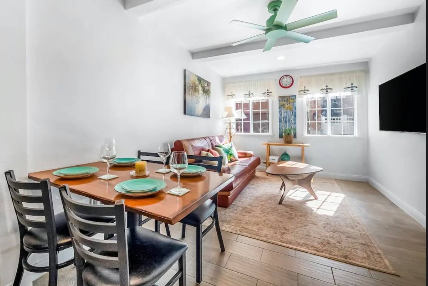 Cozy 2BR Bungalow by the beach, coffee, and dining