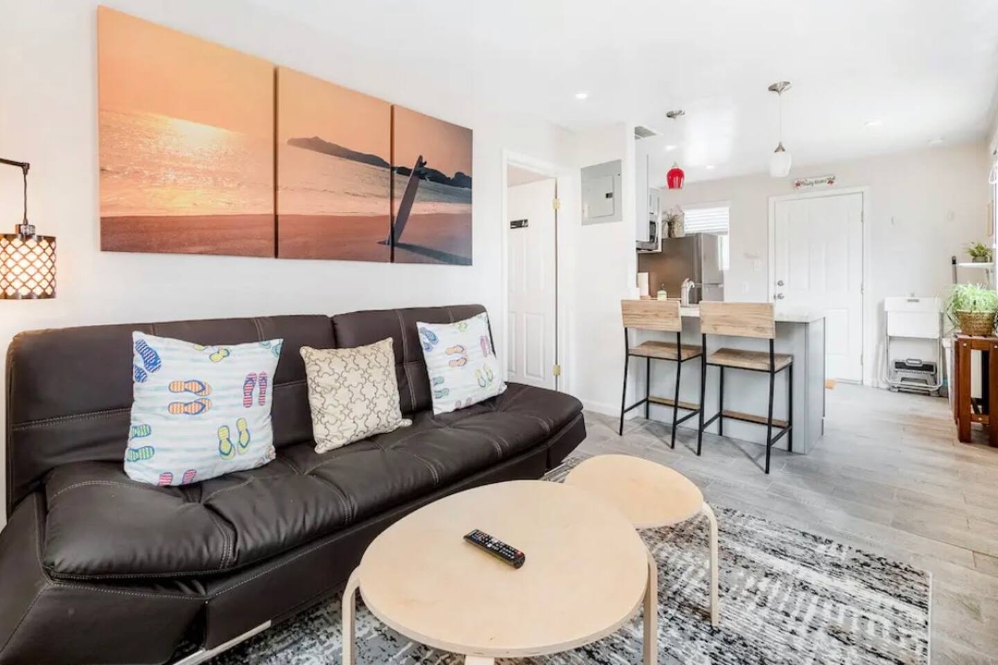 Cozy 1BR Bungalow by the beach, coffee, and dining