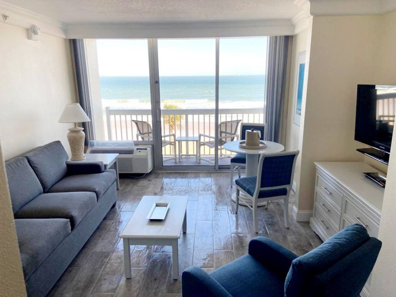Daytona Beach Resort 1 bdrm family condo w/kitchen