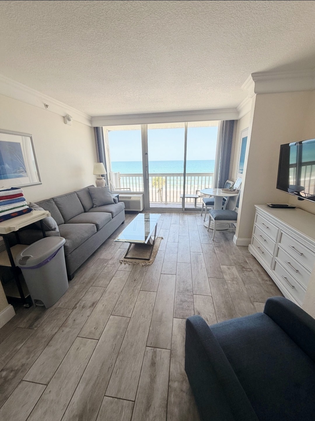 Daytona Beach Resort 1 bdrm family condo w/kitchen