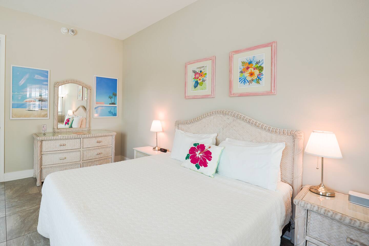 Cottage - Pool - Free Parking - Walkable