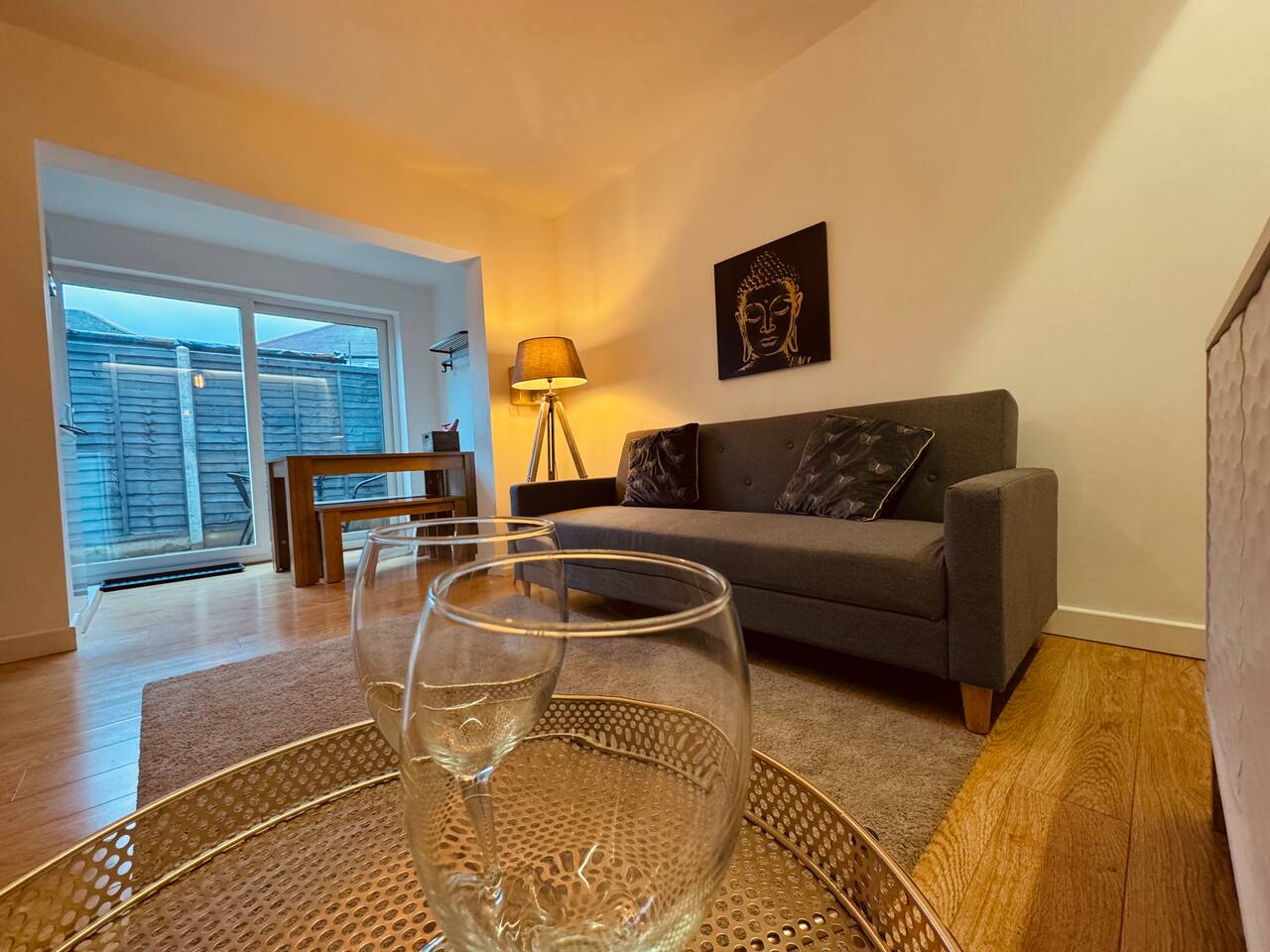 ⭐️Oxford⭐️ modern stylish apartment patio & parking