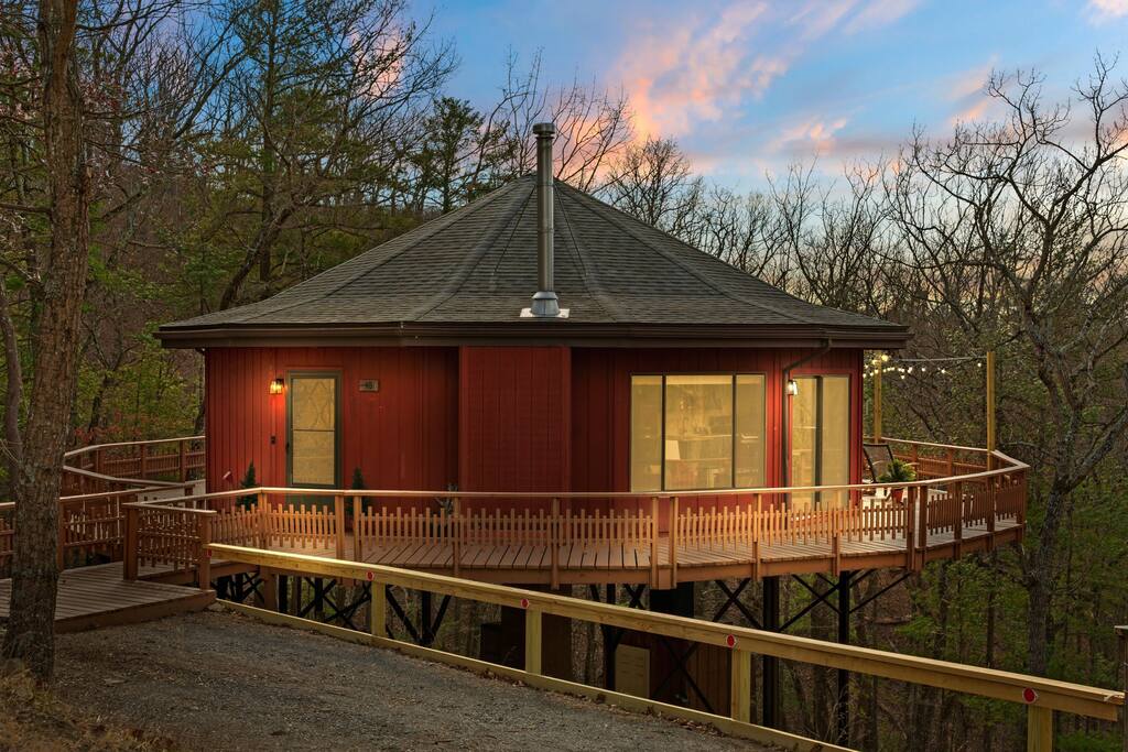 Treehouse-Hike/Golf/Wineries/1m. to Lake Laura