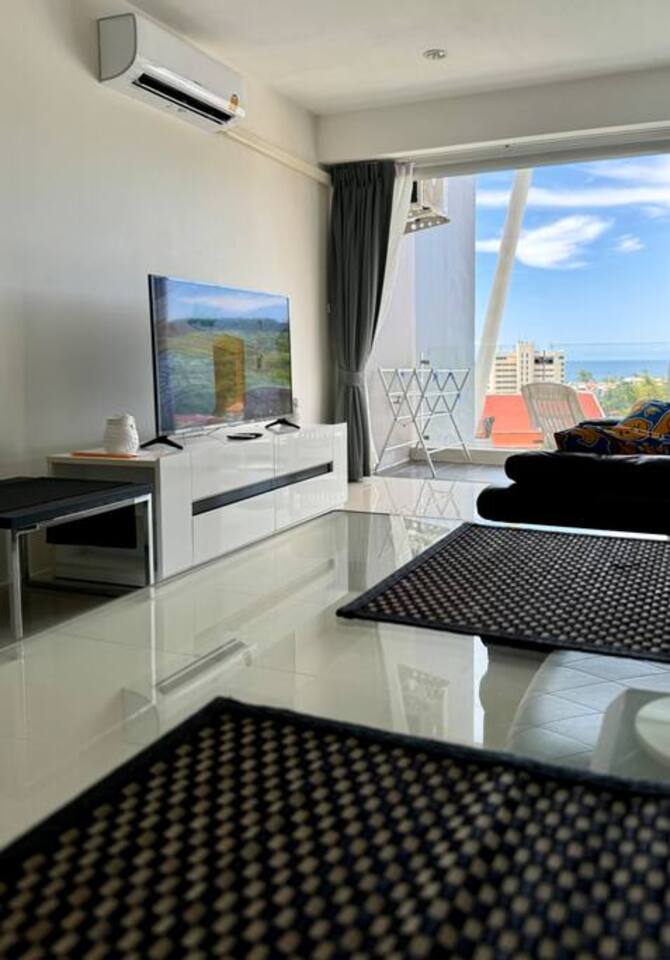 Thawi Studio with Sea View in Chic Condo